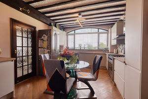 Kitchen- click for photo gallery